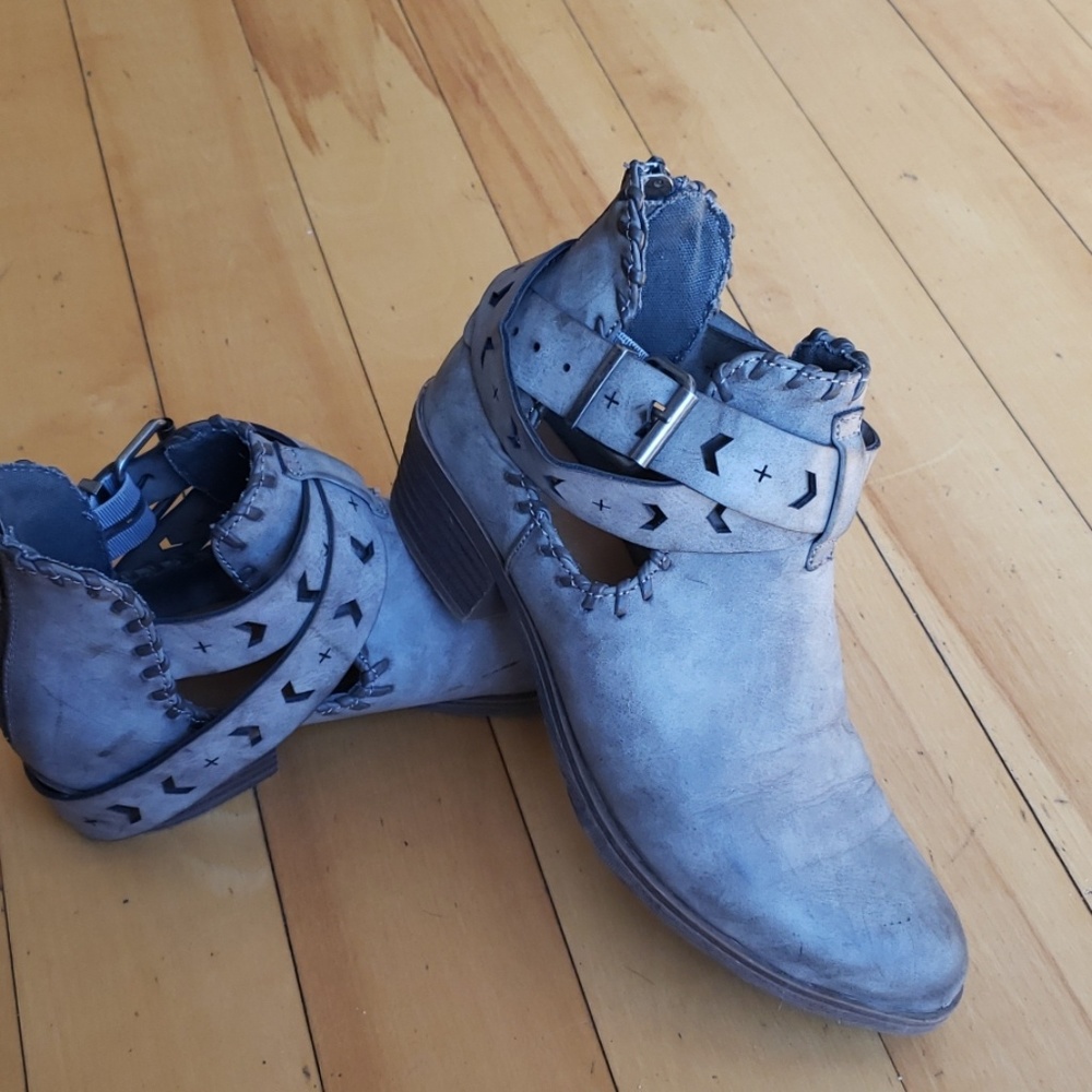 Booties - Picture 3 of 5